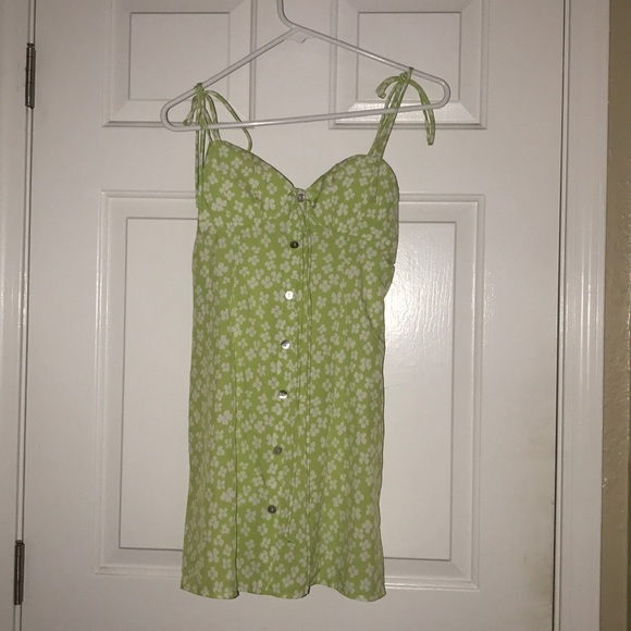 Princess Polly Dresses & Skirts - princess polly green floral mini dress